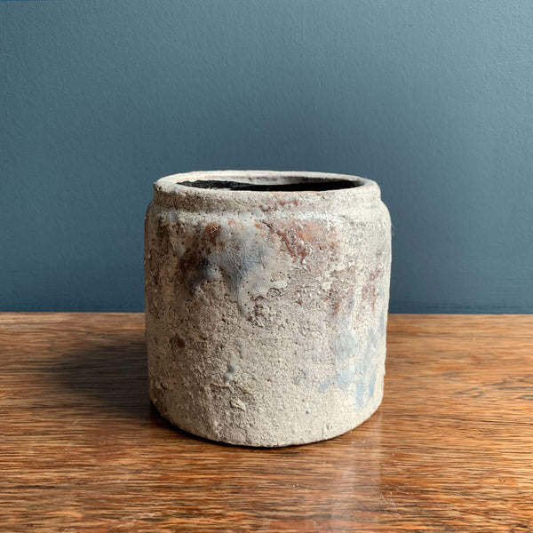 Chain of Hearts Plant Pot | Highgate Flowers